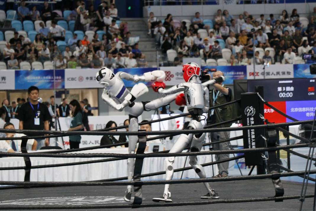İnsansı robot TienKung, Usain Bolt'un 100 metre rekorunu tarihe gömdü 7